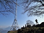 60 Non siamo soli in vetta allo Zucco...